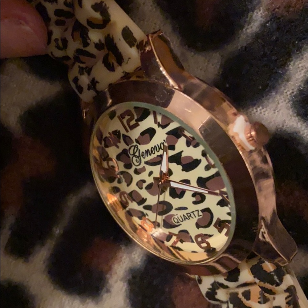 Watch - Picture 4 of 4